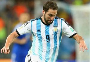 Higuain chối bay tin đồn sắp đến Barca