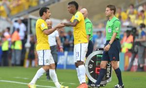 Brazil nhọc nhằn vào tứ kết: Khi các tiền đạo tàng hình