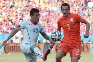 HLV Van Gaal với kế hoạch “Hà Lan hoá” hàng thủ MU
