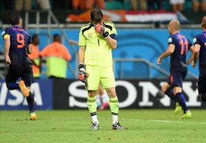 Tây Ban Nha thua sốc, Casillas nhận hết trách nhiệm về mình