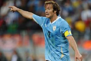 Uruguay “thủng” hàng thủ trước cuộc đối đầu với người Anh
