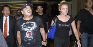 Maradona nhờ… Interpol giải quyết thù tình