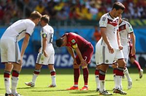 HLV Klinsmann mạnh miệng: Mỹ sẽ “tầm thường hoá” Ronaldo