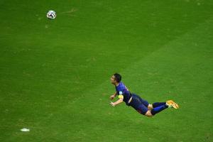 Danh hiệu Bàn thắng đẹp nhất năm 2014 của FIFA: Bò cạp Ibra đối đầu hoả tiễn Van Persie