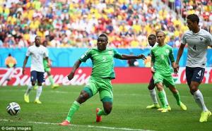 Ra giá 15 triệu bảng, Chelsea quyết sở hữu Emenike