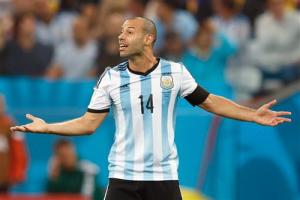 Argentina có nguy cơ mất Mascherano ở trận chung kết với Đức