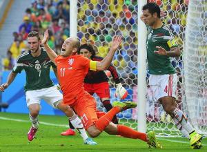 Robben đang phải trả giá vì thói ăn vạ