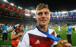 Hám tiền, Kroos rời Bayern đầu quân cho Real Madrid