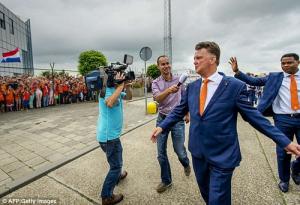 Sao M.U tiếp tục sốc nặng với thầy mới Van Gaal