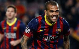 Dani Alves lớn tiếng đòi ở lại Barca