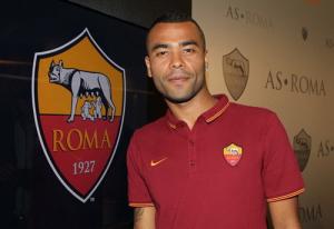 Vừa đến Roma, Ashley Cole đã tính đường chuồn