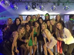 Bồ Messi đi bar mừng thành công của Argentina