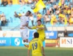 Công Vinh cứu SL Nghệ An thoát thua trước Hà Nội T&T