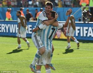 Hãy cứ yêu Messi rồi mọi chuyện tốt đẹp sẽ đến