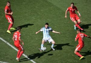 Để thắng Argentina, Hà Lan phải chặn Messi bằng mọi giá