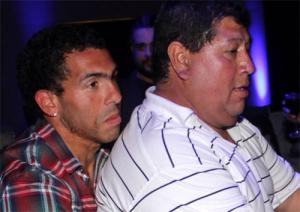 Bố của tiền đạo Carlos Tevez bị bắt cóc