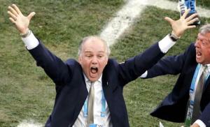 Trên băng ghế HLV: Trái tim Maradona, cái đầu Sabella