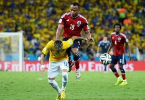 Neymar thể hiện lòng “vị tha” với “kẻ thủ ác” Zuniga