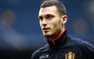 Vermaelen bóng gió về việc chia tay Arsenal