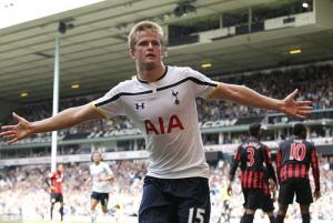 Tottenham 4-0 QPR: Gà trống bay lên ngôi đầu