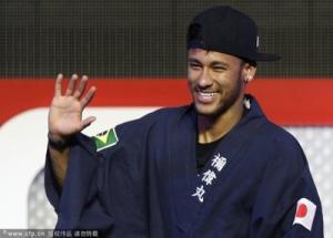 Neymar điển trai trong bộ Kimono Nhật Bản