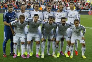 Cristiano Ronaldo cũng chơi trò ăn gian chiều cao như ông trùm chân dài Khắc Tiệp