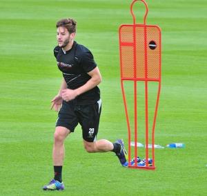 Sturridge chấn thương, cơ hội cho Lallana rực sáng trên hàng công Liverpool?