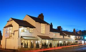 Nhà hàng của Giggs treo biển miễn tiếp sao Man City