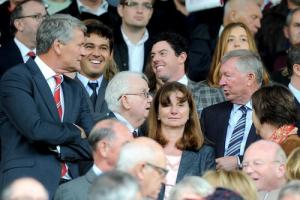 Sir Alex Ferguson vẫn bận bịu sau khi chia tay bóng đá