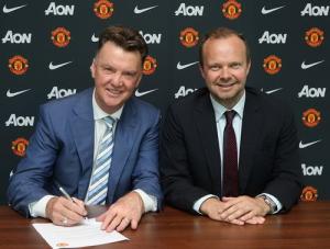 Nhân vật bí ẩn có thể huỷ hoại sự nghiệp của Van Gaal ở Man Utd