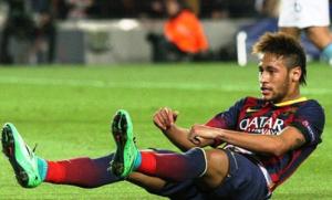 Neymar dính chấn thương, Barca lo sốt vó