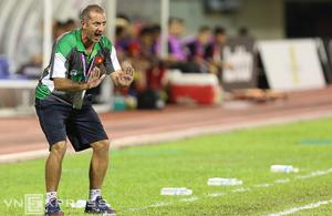 HLV U19 Việt Nam buồn bã vì lần thứ hai về nhì