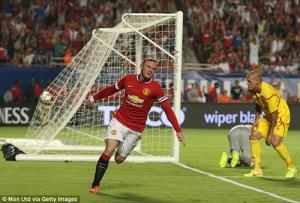 Rooney đưa thầy mới Van Gaal lên mây xanh