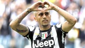 M.U ra đòn “chốt” vụ Vidal: 42 triệu bảng + Chicharito