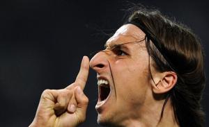 Các bạn đừng nên động vào một kẻ ngông cuồng như Ibrahimovic