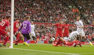 Brendan Rodgers giải thích lý do cất Sterling trên ghế dự bị