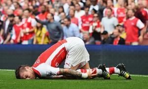 Arsenal đón tin mừng từ Debuchy