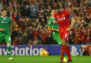 Liverpool thắng nghẹt thở, người hùng Gerrard không thể vui