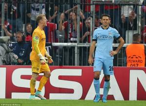 Joe Hart tức tưởi: Man City xứng đáng có được 1 trận hoà