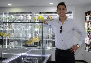 Cristiano Ronaldo đứng trước nguy cơ bị BTC Premier League đưa ra toà
