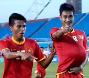 Bí mật về pha ăn mừng của Vũ Minh Tuấn