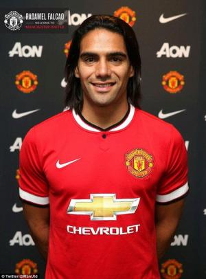 Ai tiền đạo số 1 của Man Utd: Falcao, Rooney hay Van Persie?