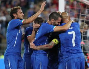 Italy 2-0 Hà Lan: Tướng già Hiddink gục ngã dưới tay tướng trẻ Conte