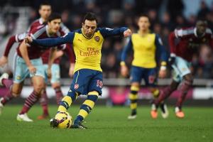 Tiền vệ Santi Cazorla làm xiếc với... cầu mây