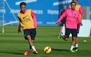 Trước trận gặp Elche, Neymar báo tin buồn cho Barca