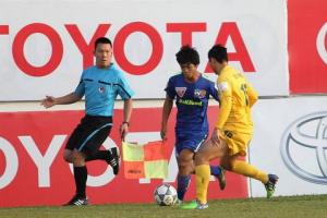 V-League vòng 3: Tiếng chim hót trong bụi mận gai