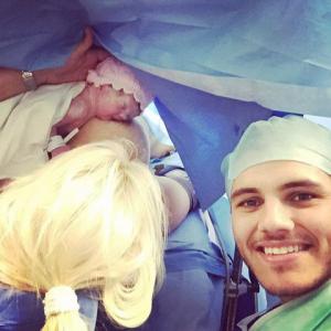 Sao trẻ Inter tự sướng lúc vợ đẻ