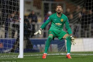 Valdes phấn khích sau khi ra mắt thành công tại Man Utd