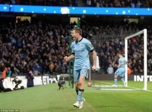 HLV Pellegrini “năn nỉ” James Milner gia hạn hợp đồng