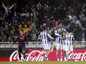 Sociedad 1-0 Barcelona: Alba phản lưới, Barca lỡ cơ hội vượt mặt Real